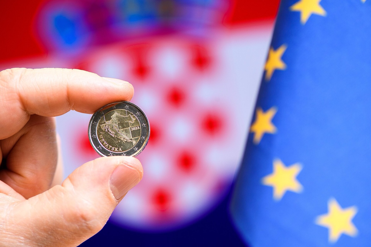 Efectivo en euros representando la economía europea e italiana