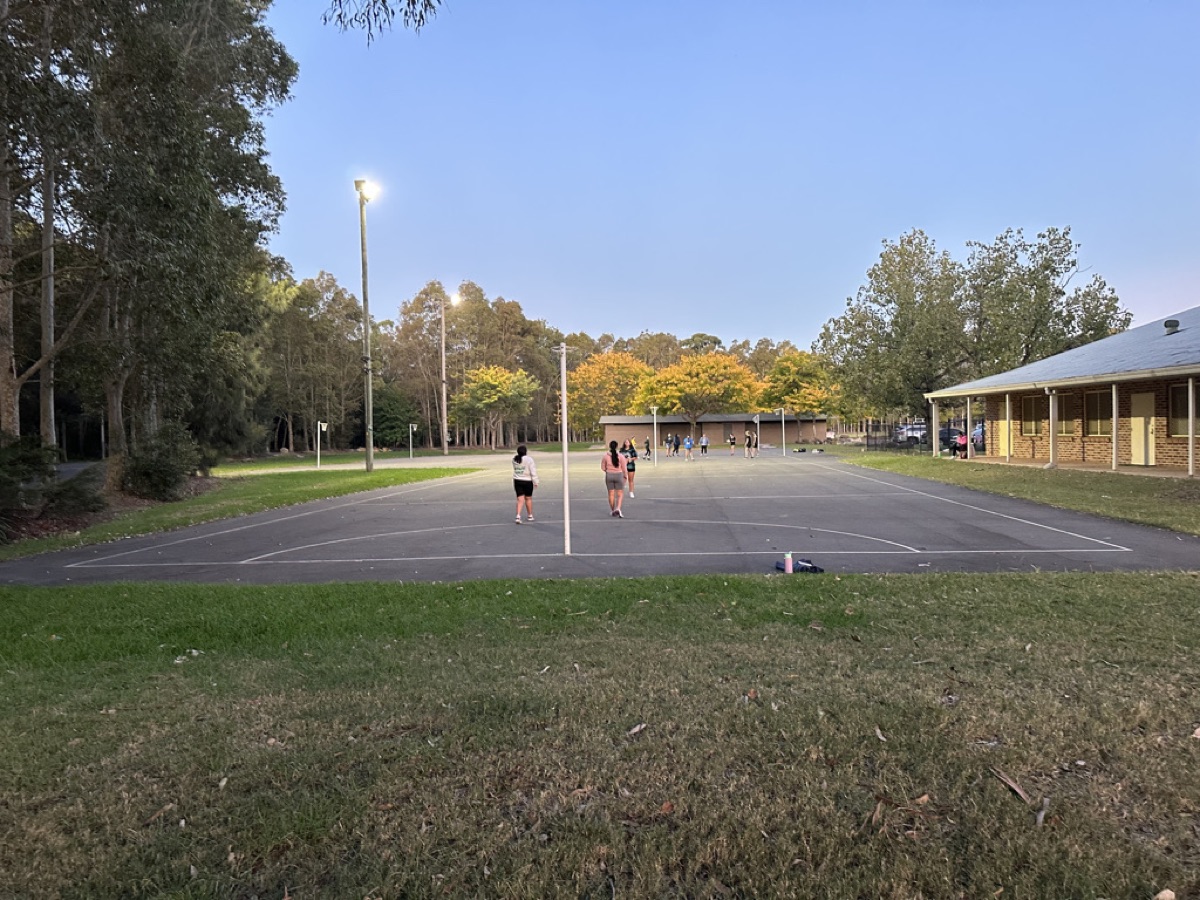 criança brincando no parque