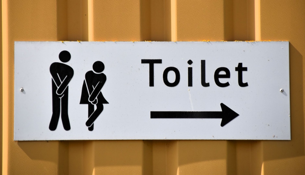 イタリアの公共トイレの看板