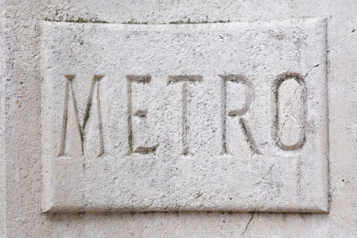 logotipo de editora italiana dos anos 30