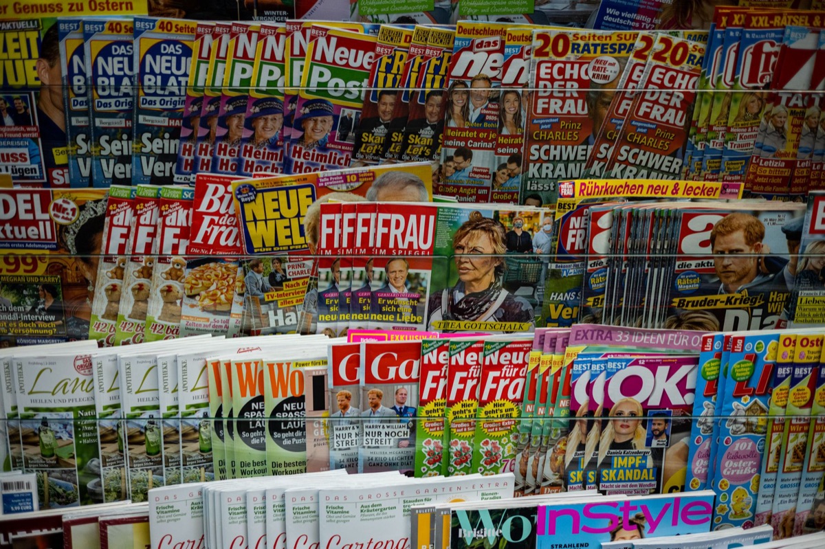 義大利漫畫雜誌封面的彩色漫畫頁面