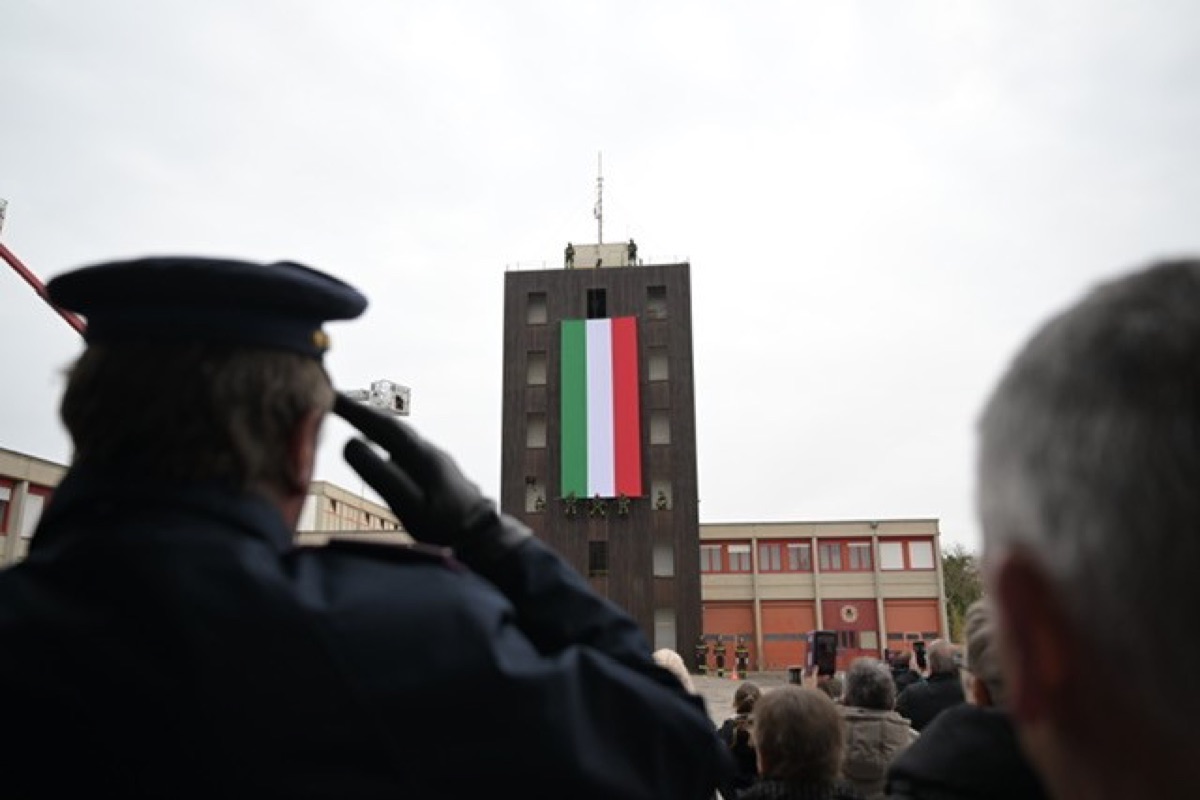 Italienische Regierungsbüro mit Angestellten