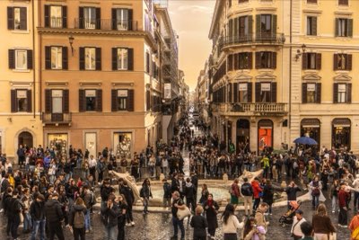 Ristorante Asiatico: Specchio delle Ansia Identitarie dell'Italia